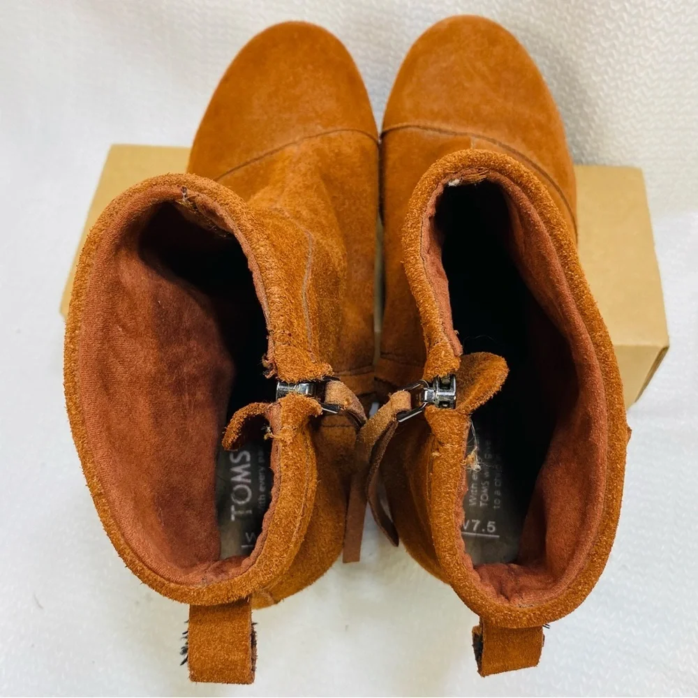 TOMS Suede Booties Womens Sz 7.5 Cinnamon Brown W. Fringe 3” Heel - Picture 2 of 10